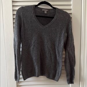 Charter Club Women's Gray V-Neck 100% Cashmere Sweater